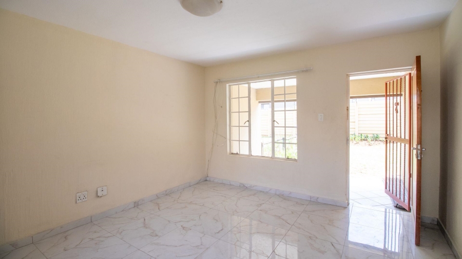 2 Bedroom Property for Sale in Goedeburg Gauteng