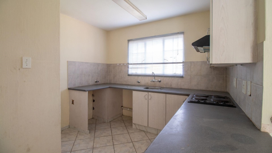 2 Bedroom Property for Sale in Goedeburg Gauteng