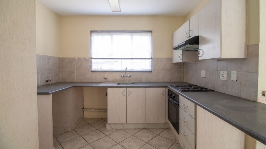 2 Bedroom Property for Sale in Goedeburg Gauteng