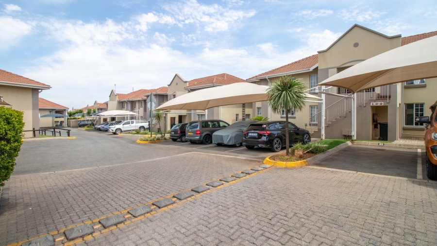 2 Bedroom Property for Sale in Goedeburg Gauteng