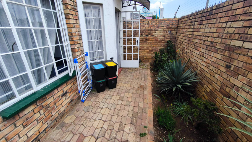 To Let 3 Bedroom Property for Rent in Brackenhurst Gauteng