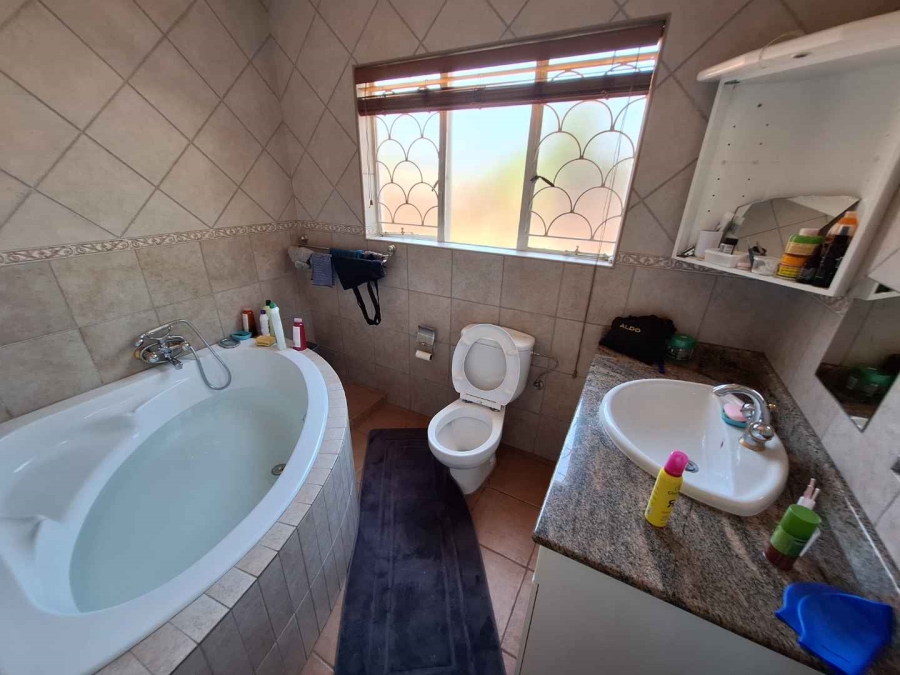 To Let 3 Bedroom Property for Rent in Northcliff Gauteng