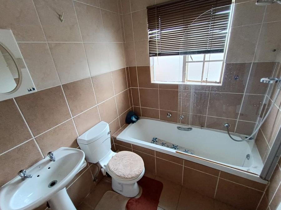 3 Bedroom Property for Sale in Heuwelsig Estate Gauteng