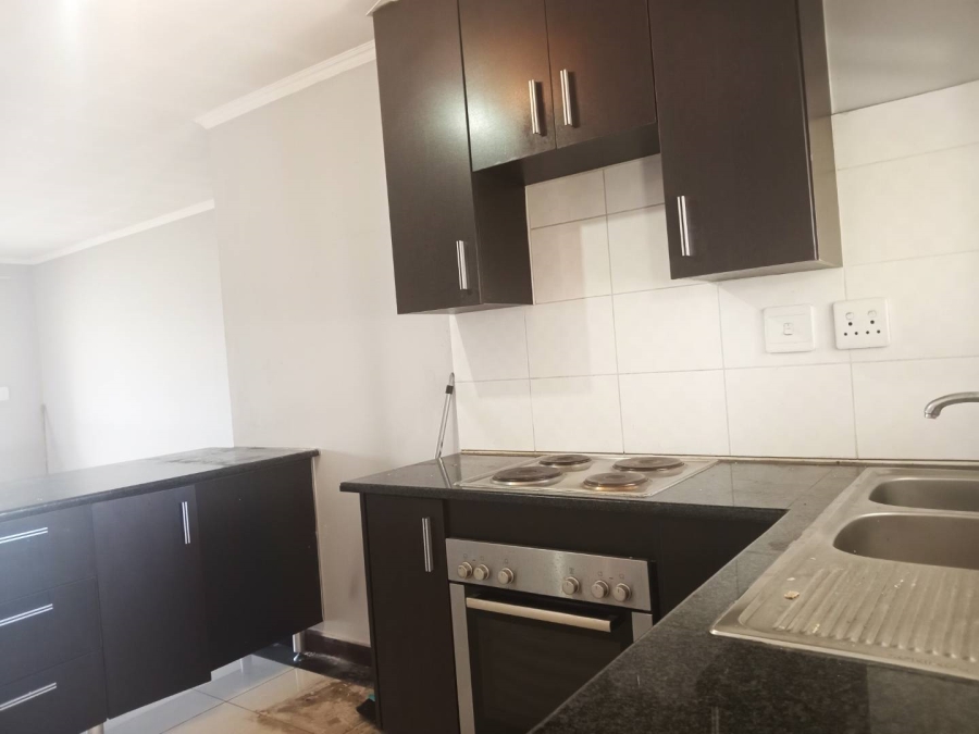 To Let 2 Bedroom Property for Rent in Noordwyk Gauteng