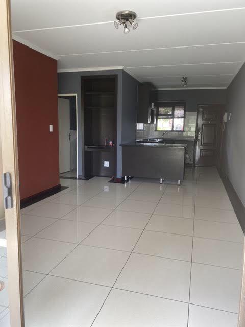 To Let 2 Bedroom Property for Rent in Noordwyk Gauteng