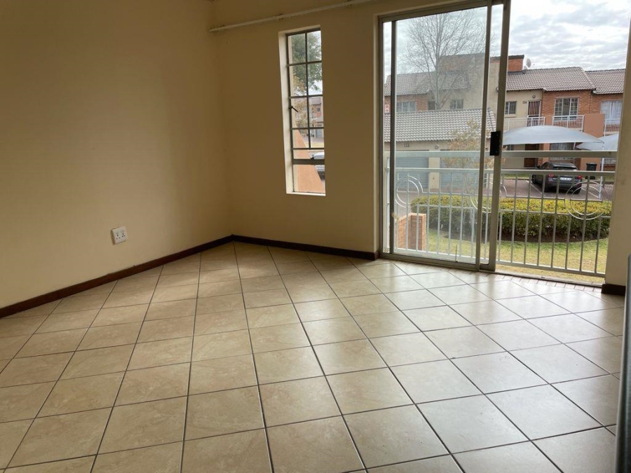 To Let 2 Bedroom Property for Rent in Noordwyk Gauteng