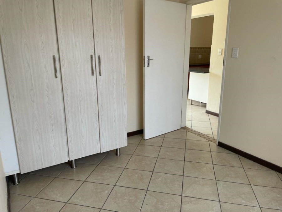 To Let 2 Bedroom Property for Rent in Noordwyk Gauteng