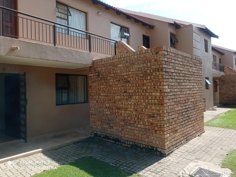 To Let 2 Bedroom Property for Rent in Noordhang Gauteng