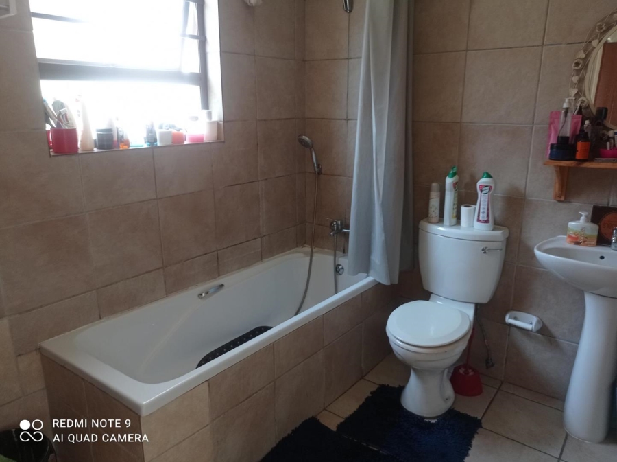 To Let 2 Bedroom Property for Rent in Noordhang Gauteng