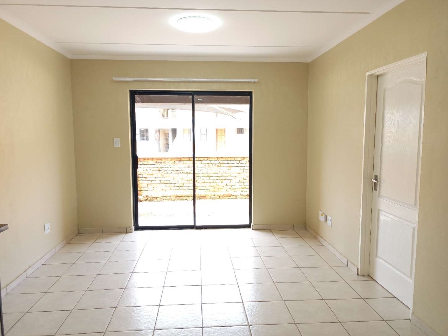 To Let 3 Bedroom Property for Rent in Cloverdene Gauteng