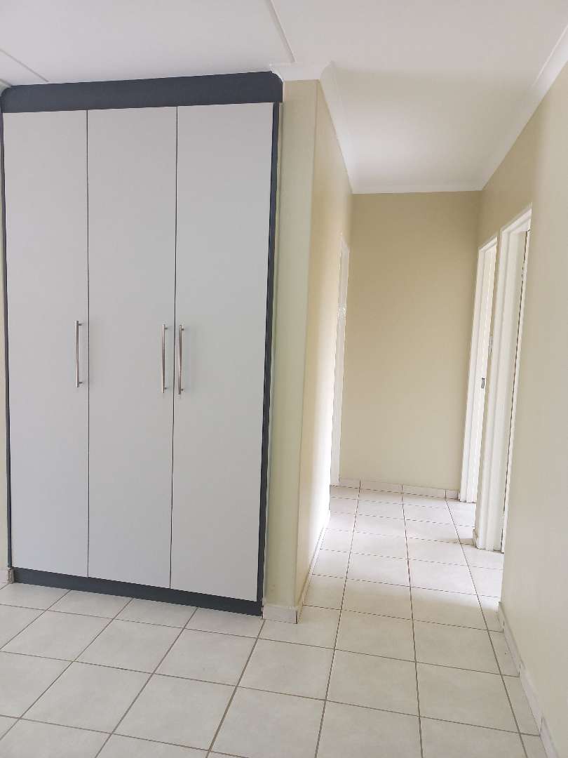 To Let 3 Bedroom Property for Rent in Cloverdene Gauteng