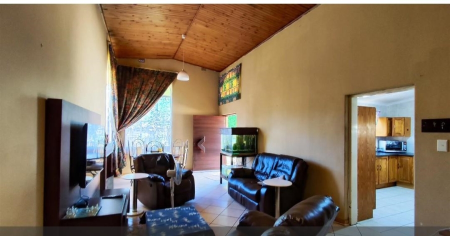 4 Bedroom Property for Sale in Bonaero Park Gauteng