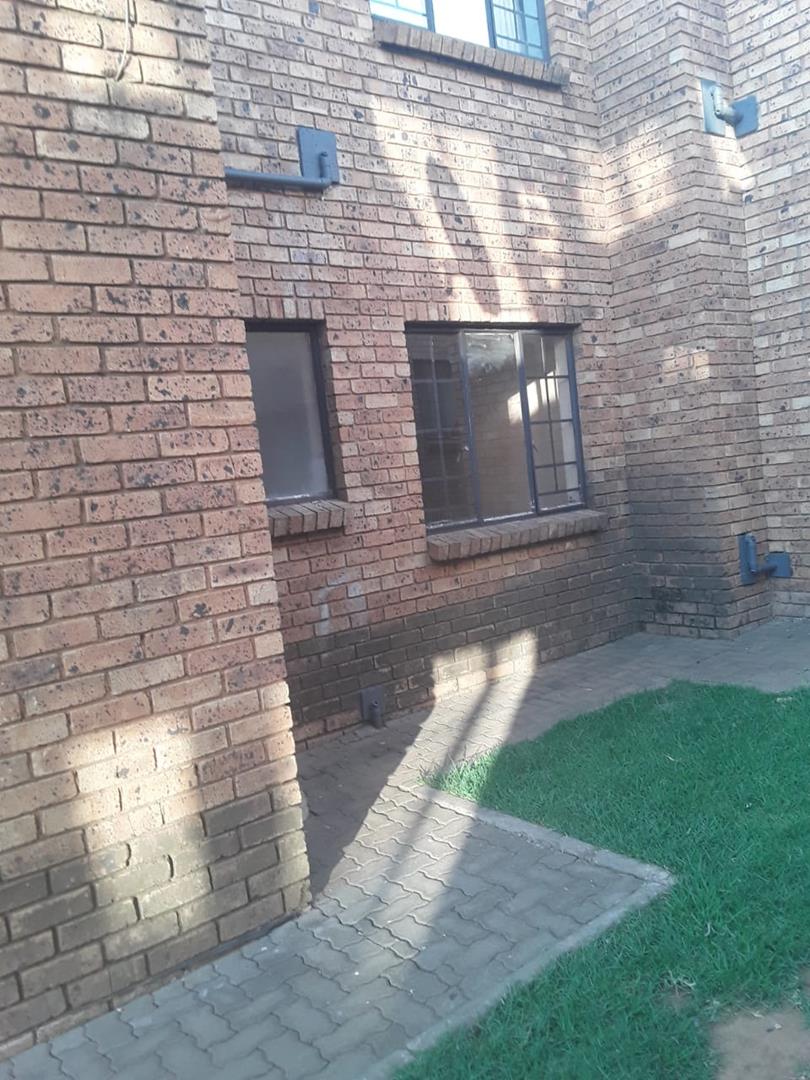 To Let 3 Bedroom Property for Rent in Elspark Gauteng