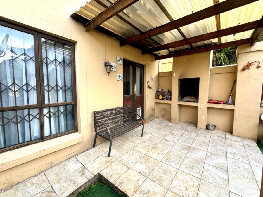 2 Bedroom Property for Sale in Bassonia Gauteng