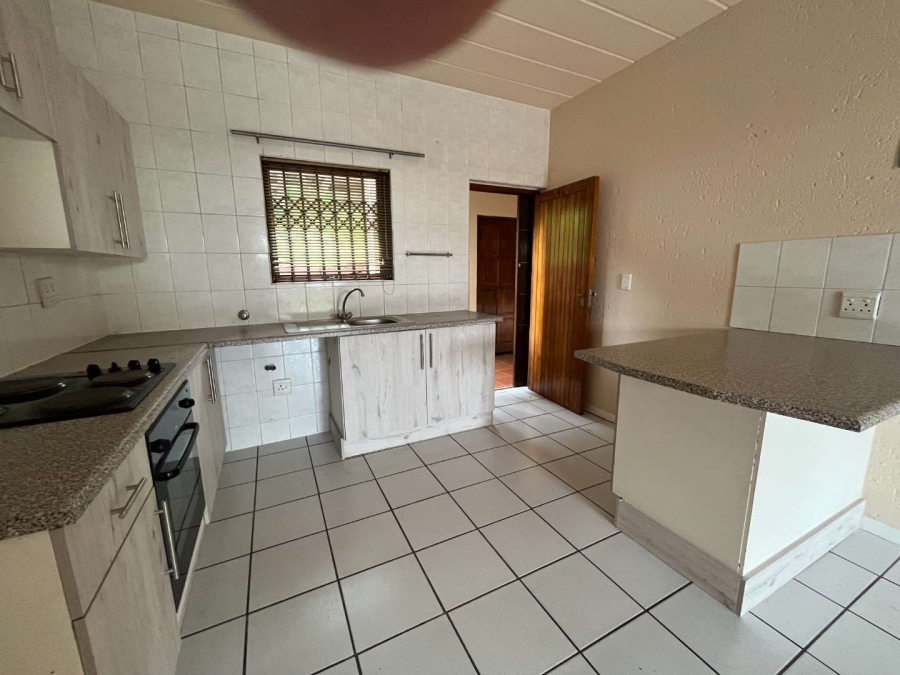 To Let 2 Bedroom Property for Rent in Weltevreden Park Gauteng