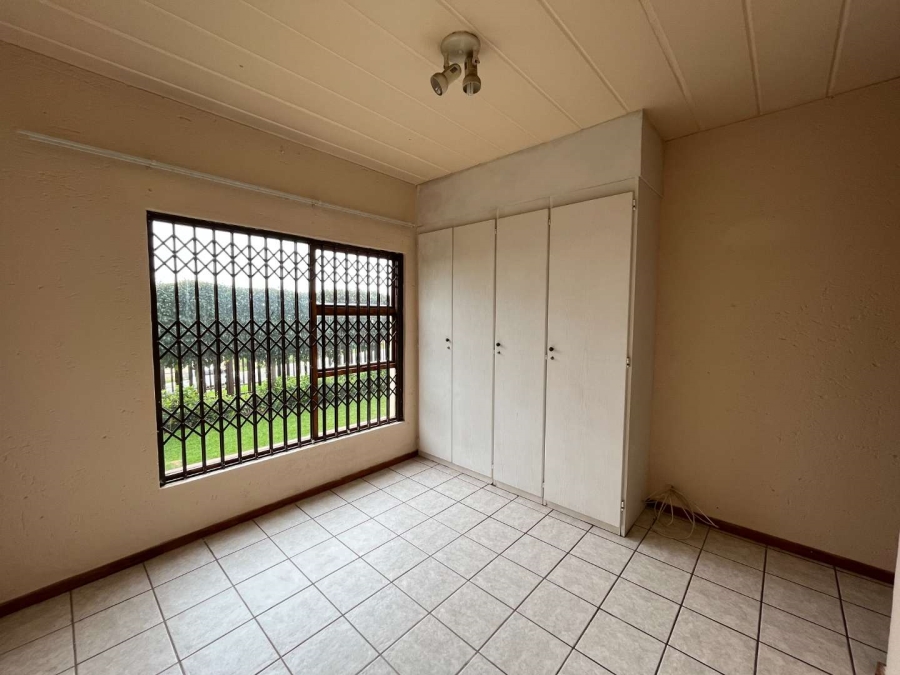 To Let 2 Bedroom Property for Rent in Weltevreden Park Gauteng