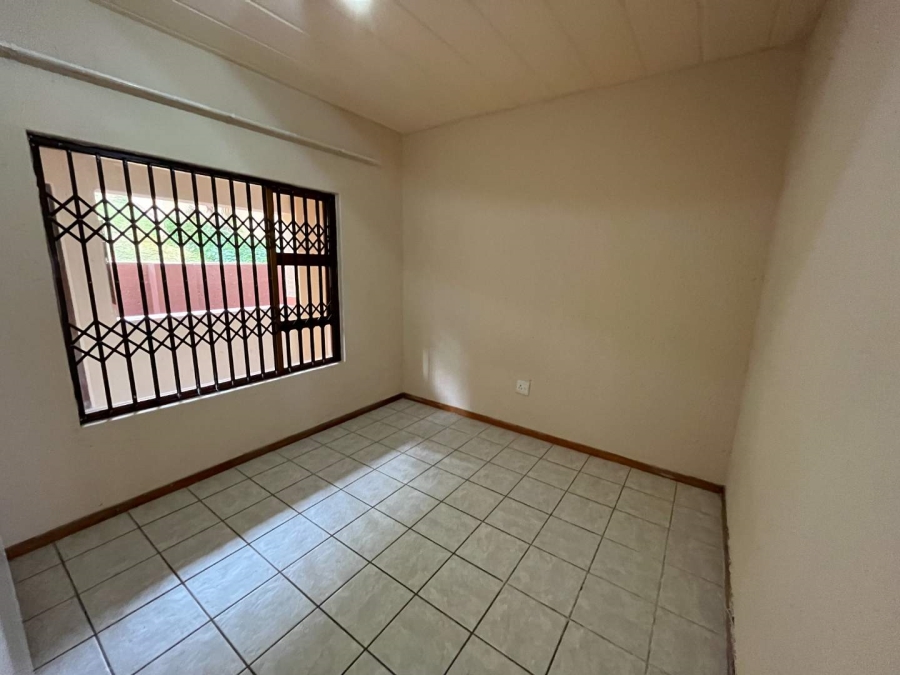 To Let 2 Bedroom Property for Rent in Weltevreden Park Gauteng