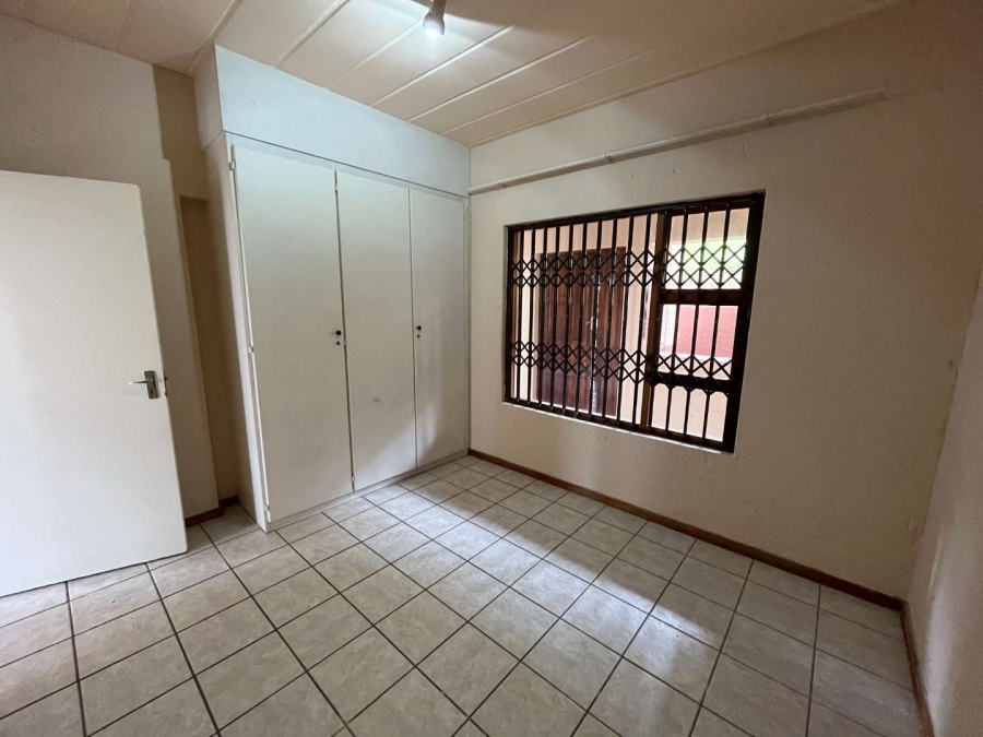 To Let 2 Bedroom Property for Rent in Weltevreden Park Gauteng