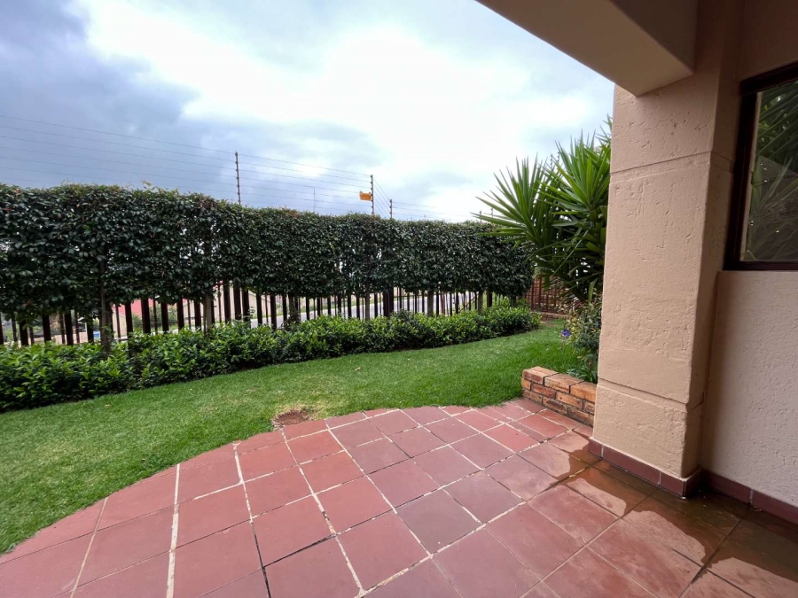 To Let 2 Bedroom Property for Rent in Weltevreden Park Gauteng