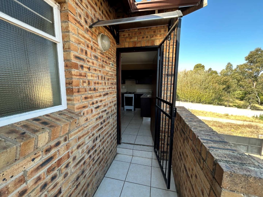 To Let 2 Bedroom Property for Rent in Honeypark Gauteng