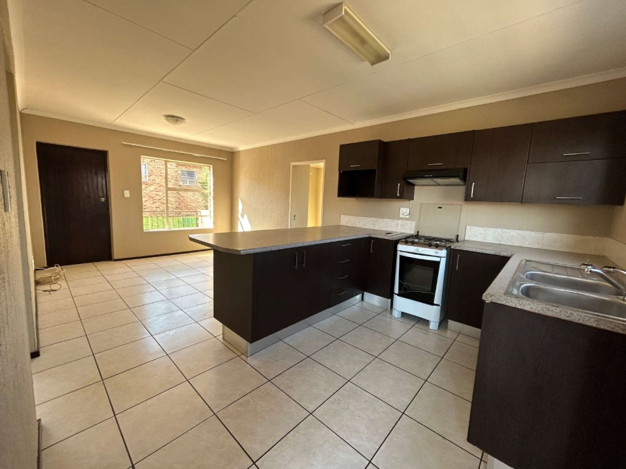 To Let 2 Bedroom Property for Rent in Honeypark Gauteng