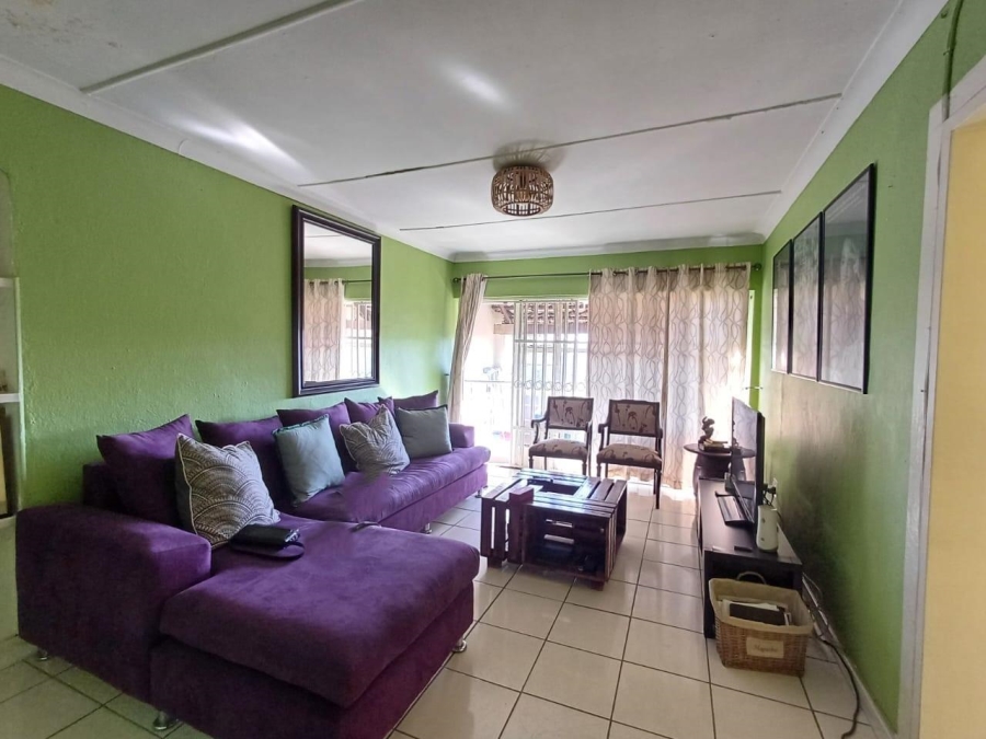 To Let 1 Bedroom Property for Rent in Fontainebleau Gauteng