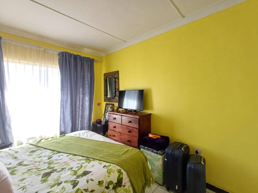 To Let 1 Bedroom Property for Rent in Fontainebleau Gauteng