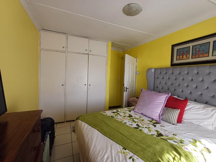 To Let 1 Bedroom Property for Rent in Fontainebleau Gauteng