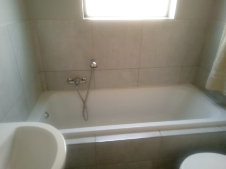 To Let 3 Bedroom Property for Rent in Benoni South Gauteng