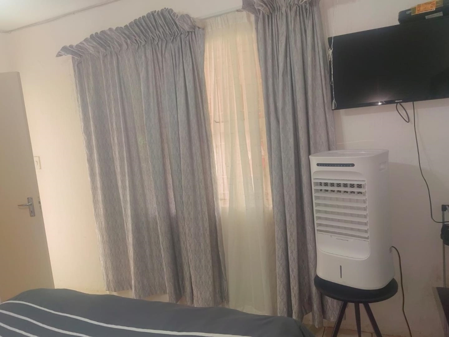 To Let 1 Bedroom Property for Rent in Bryanston Gauteng