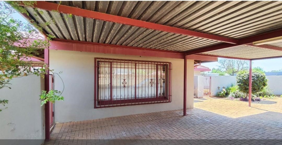 4 Bedroom Property for Sale in Birch Acres Gauteng