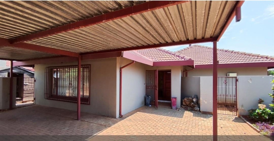 4 Bedroom Property for Sale in Birch Acres Gauteng