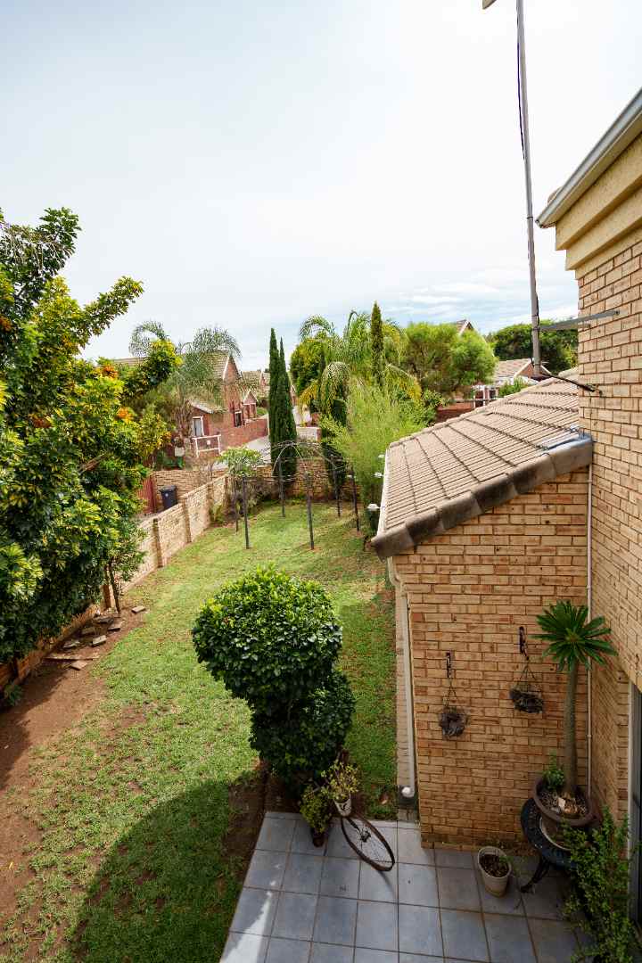 2 Bedroom Property for Sale in Honeydew Ridge Gauteng