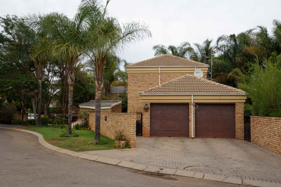 2 Bedroom Property for Sale in Honeydew Ridge Gauteng