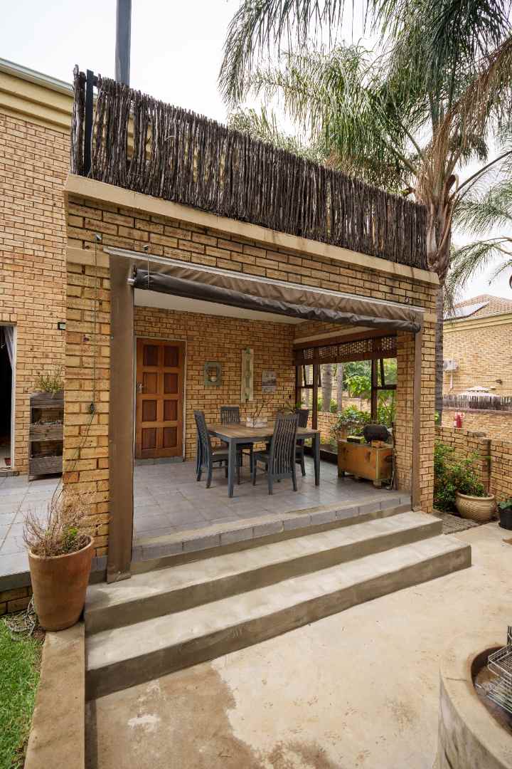 2 Bedroom Property for Sale in Honeydew Ridge Gauteng