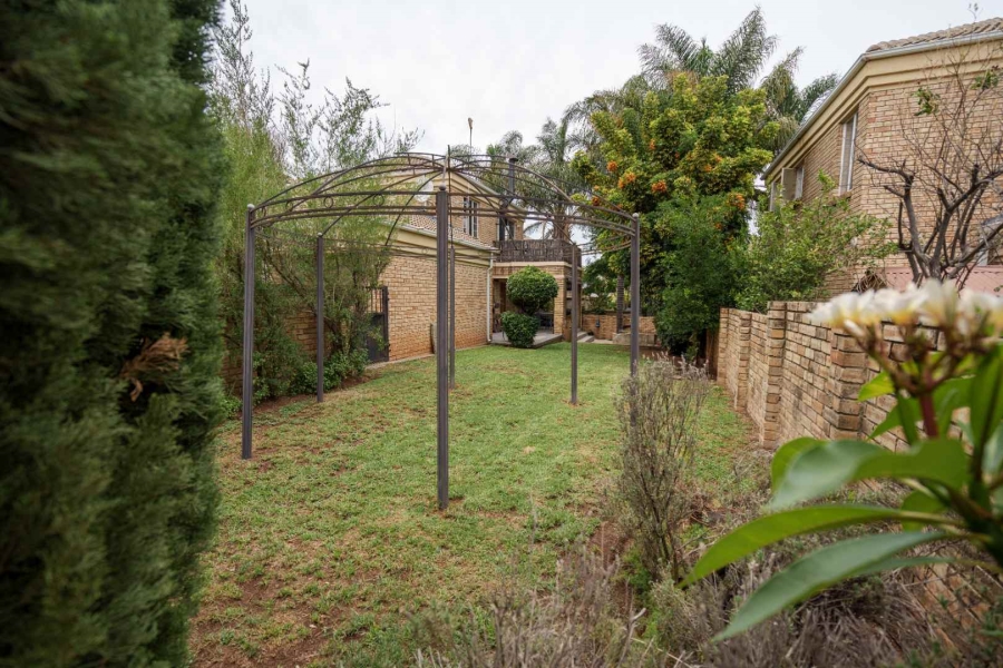 2 Bedroom Property for Sale in Honeydew Ridge Gauteng