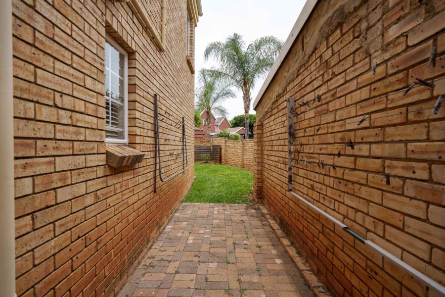 2 Bedroom Property for Sale in Honeydew Ridge Gauteng