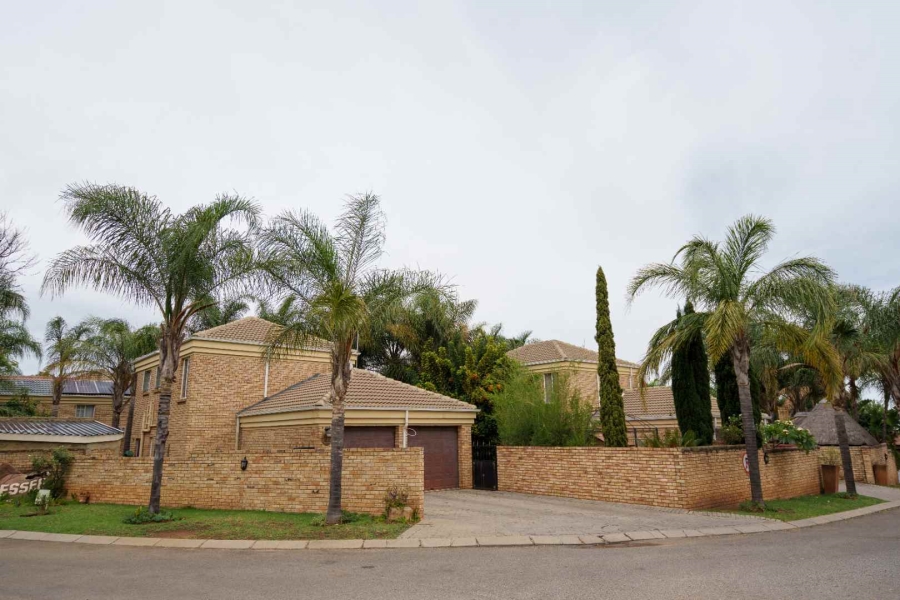 2 Bedroom Property for Sale in Honeydew Ridge Gauteng