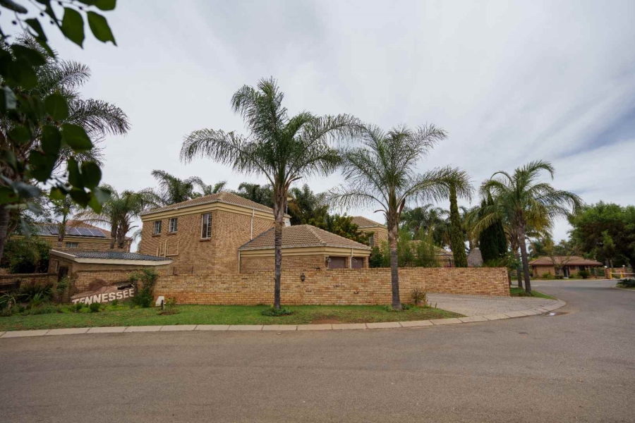 2 Bedroom Property for Sale in Honeydew Ridge Gauteng