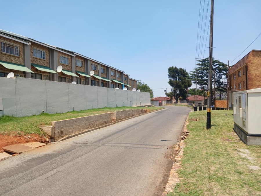 2 Bedroom Property for Sale in Primrose Hill Gauteng