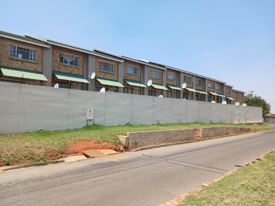 2 Bedroom Property for Sale in Primrose Hill Gauteng