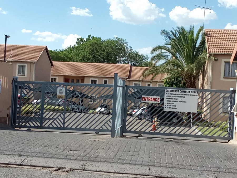 1 Bedroom Property for Sale in Kew Gauteng