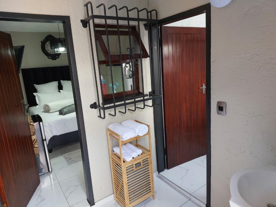 To Let 4 Bedroom Property for Rent in Woodmead Gauteng