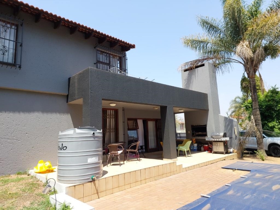 To Let 4 Bedroom Property for Rent in Woodmead Gauteng