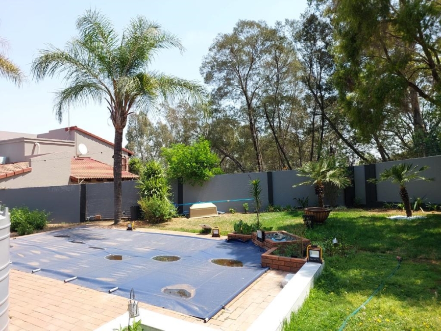 To Let 4 Bedroom Property for Rent in Woodmead Gauteng