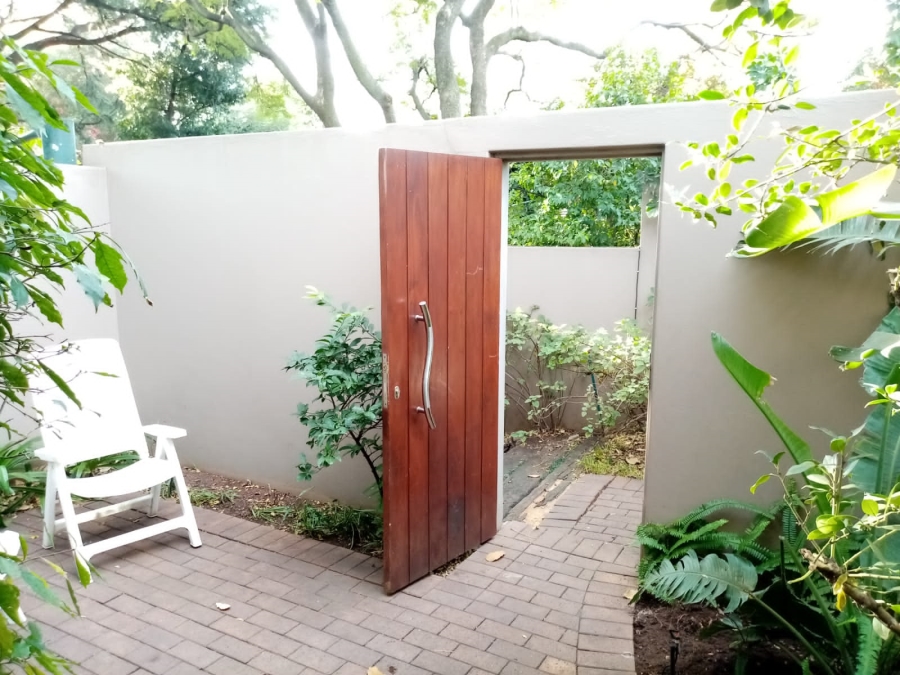 To Let 2 Bedroom Property for Rent in Linden Gauteng