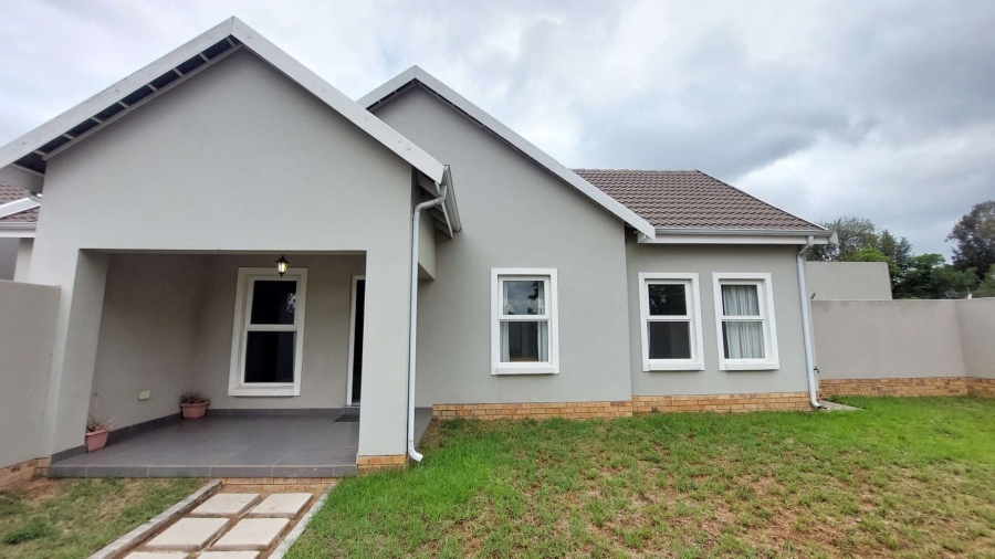 To Let 2 Bedroom Property for Rent in Bryanston Gauteng