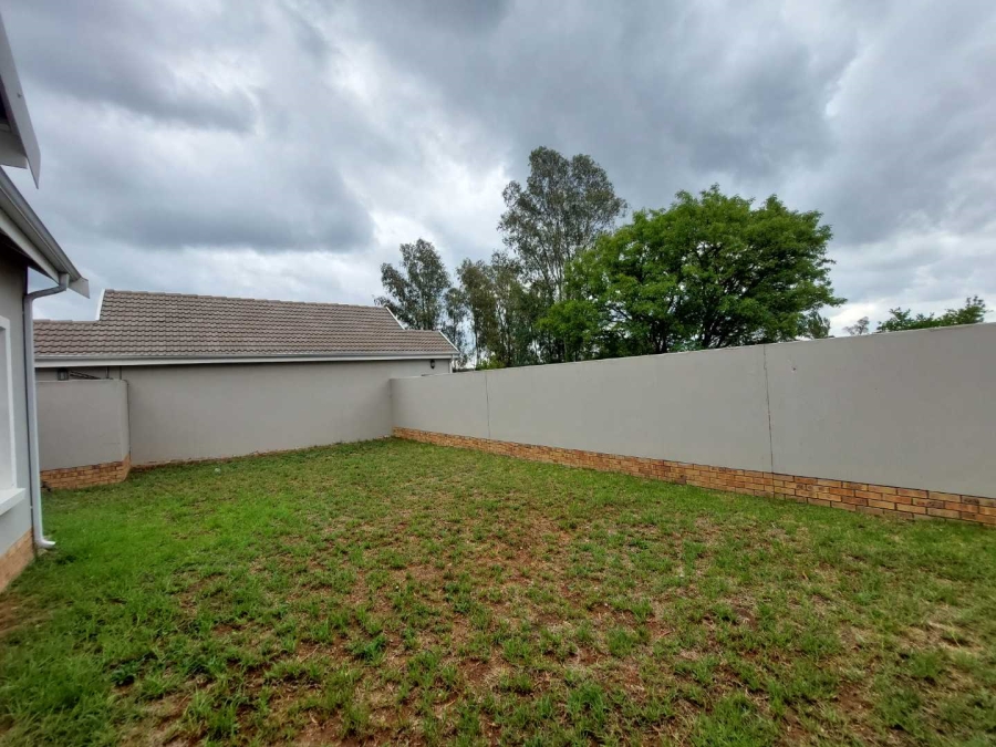 To Let 2 Bedroom Property for Rent in Bryanston Gauteng