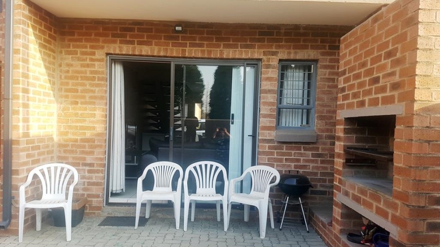 To Let 3 Bedroom Property for Rent in Ferndale Gauteng