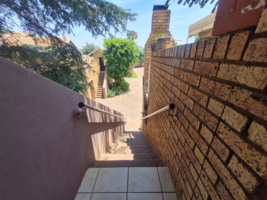 2 Bedroom Property for Sale in Eldoraigne Gauteng